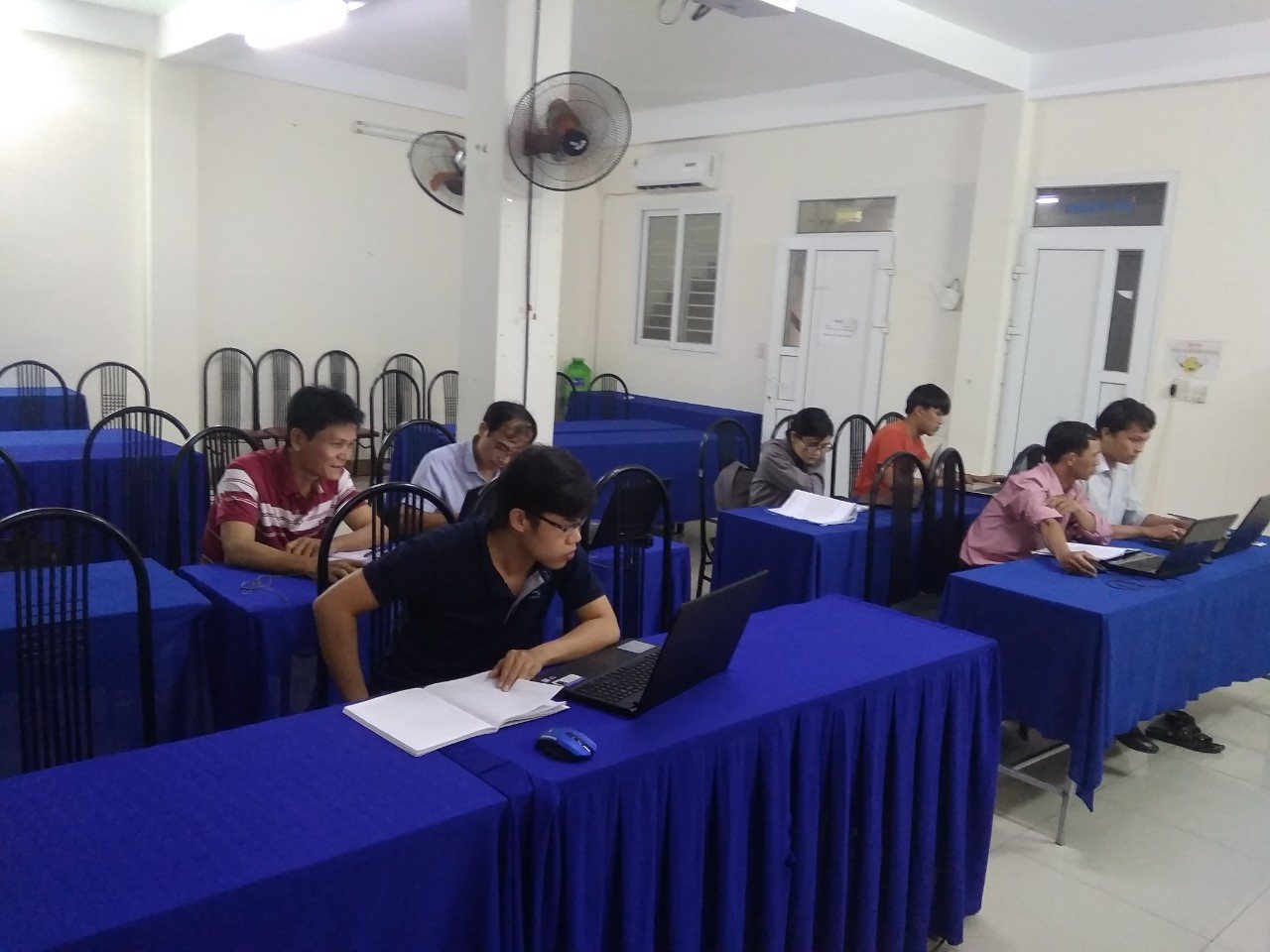 Học viên thực hành nghiệp vụ xây dựng tại lớp đào tạo – Đà Nẵng, 2019